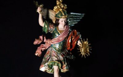 La Cofradía de la Santa Fe presenta la restauración de la imagen de San Miguel